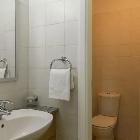 Aphrodite Hills Holiday Residences Junior Villas 3 Bedroom Junior Villa With Communal Pool - Fz02 *