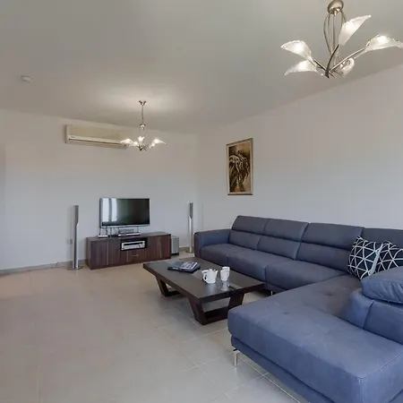 Aphrodite Hills Junior Junior Fz02 Air Conditioning 3 Bedrooms Villa Pafos